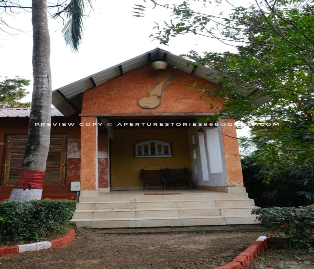 Raktokorobi Karu Gram Hotel Sri Niketan Kültér fotó