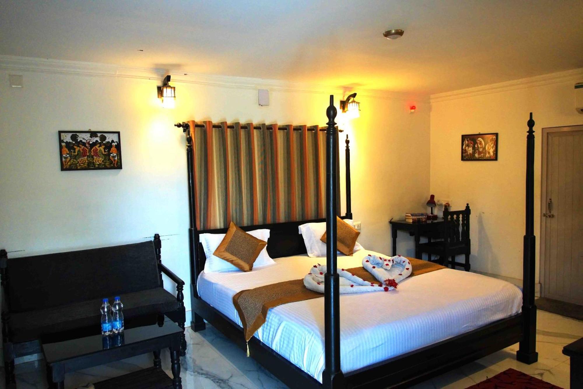Raktokorobi Karu Gram Hotel Sri Niketan Kültér fotó
