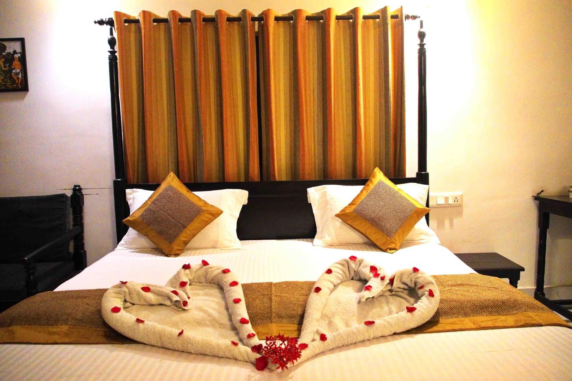 Raktokorobi Karu Gram Hotel Sri Niketan Kültér fotó